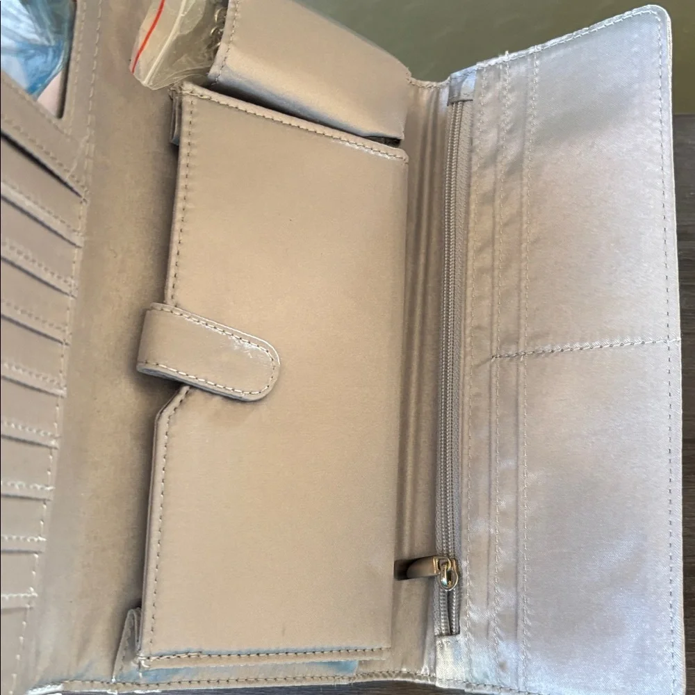 RSVP Silver Wristlet Evening Purse with Removable Silver Chain Strap NWT